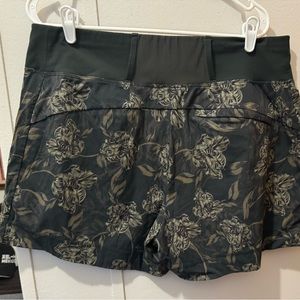 Trekkie North Short size 16